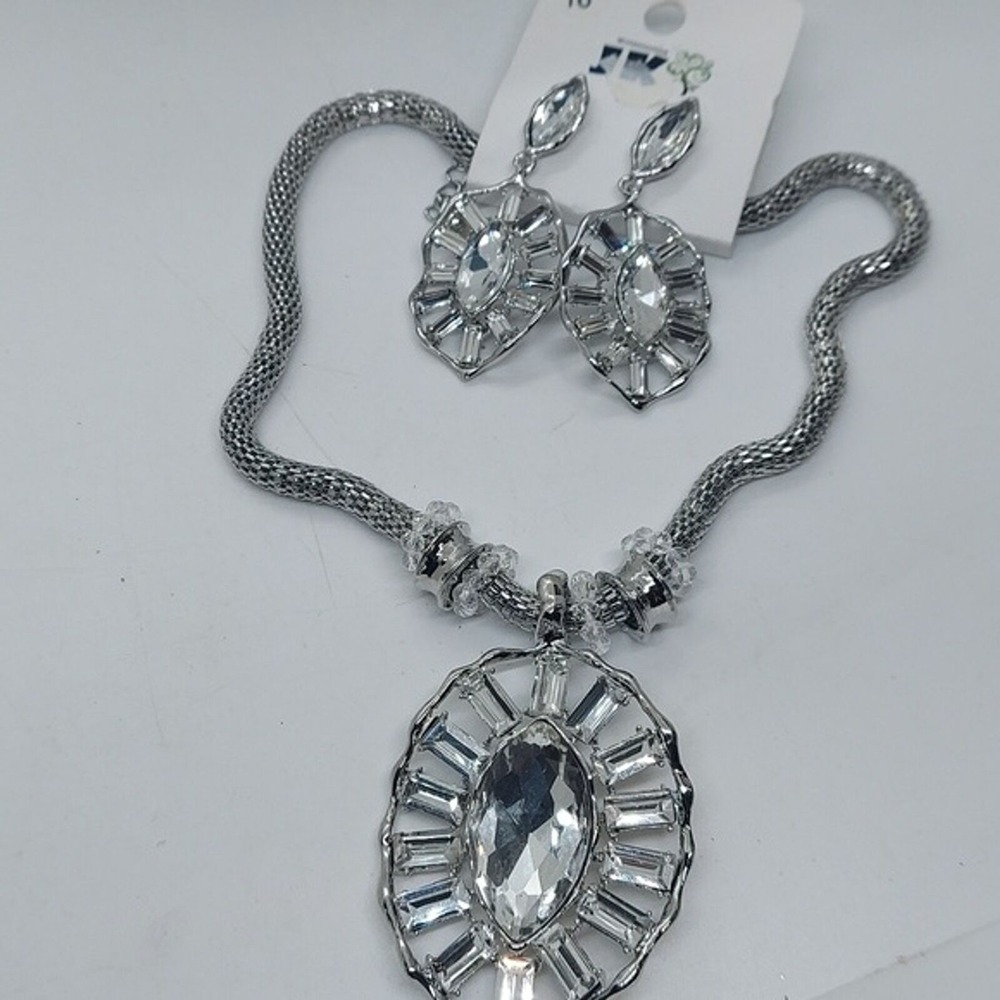 Nwt JK silver tone rhinestone mesh chain‎ necklace with earrings
